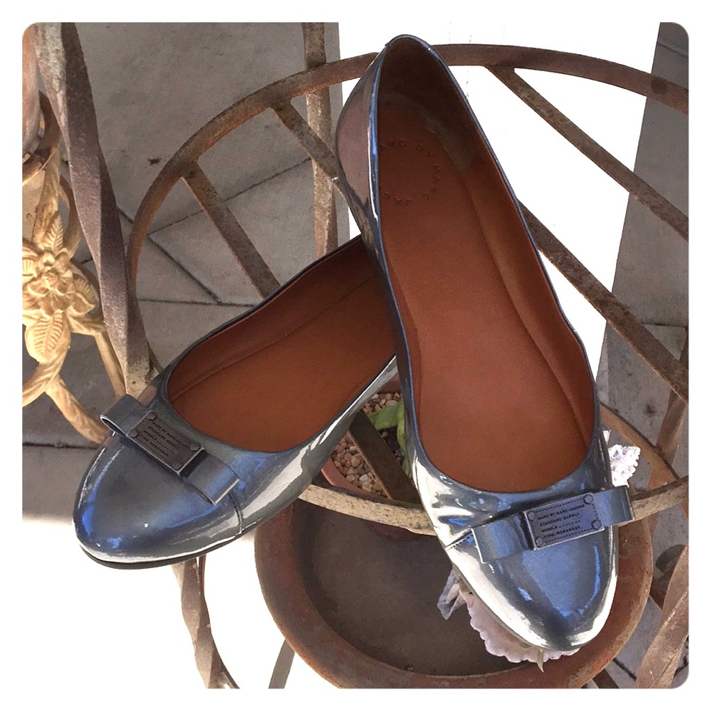 Marc Jacobs silver ballet flats
